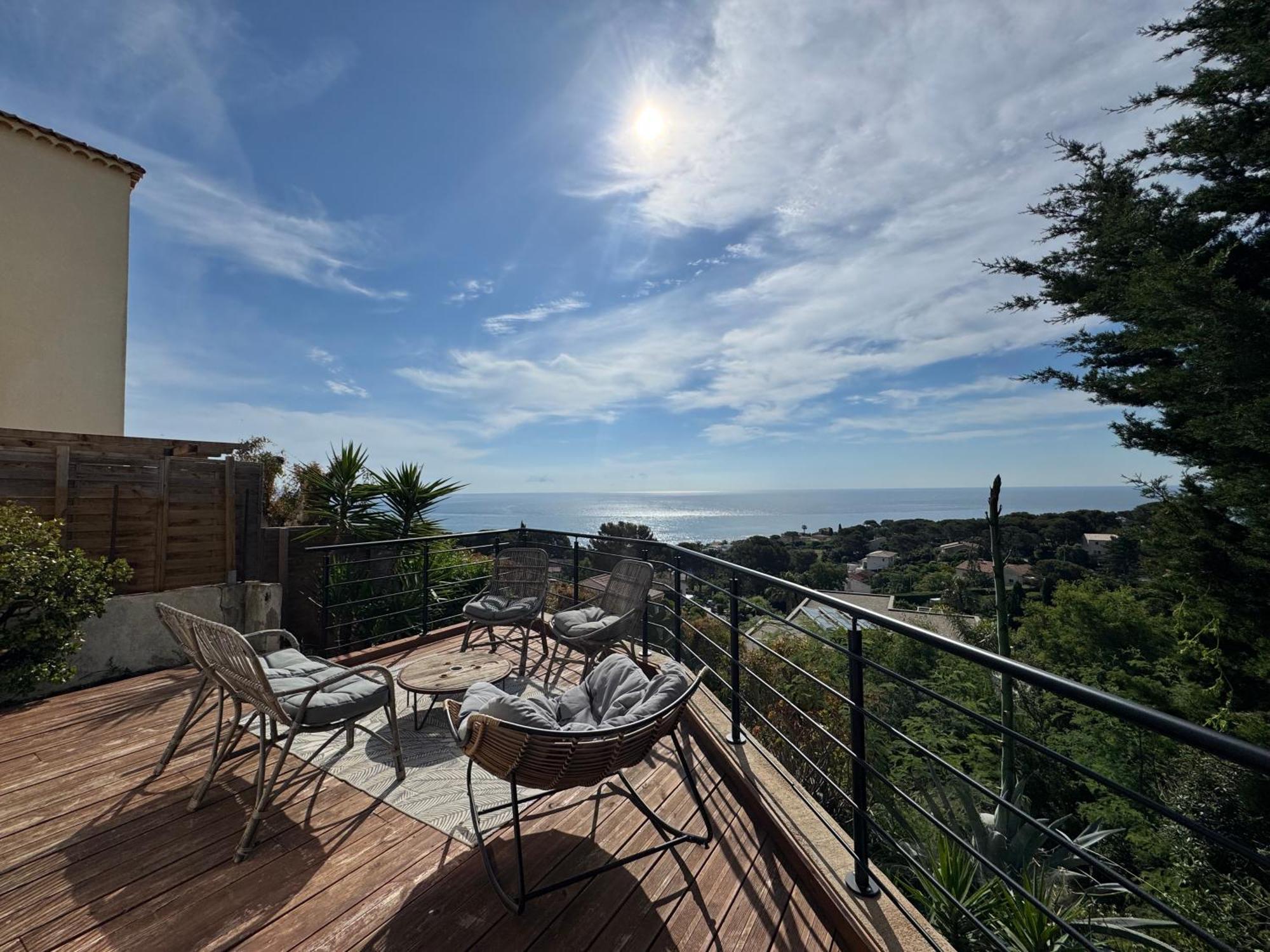 Beau T2 Avec Terrasse Vue Saint-Peïre-sur-Mer